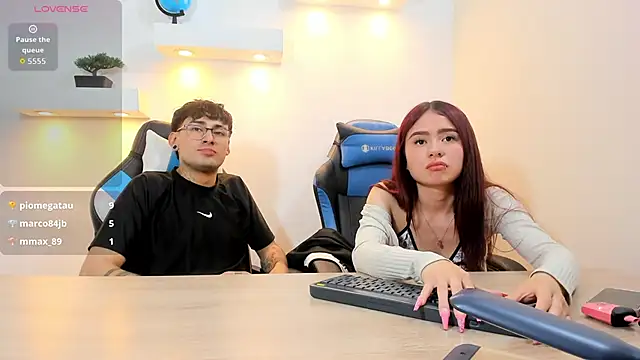 Kenji_n_Rousse Chat XXX in diretta
