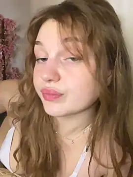 Živý XXX chat Emaline_Fane