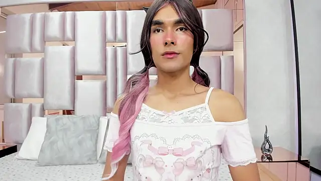 Show modela MiaBuny na web-kameri