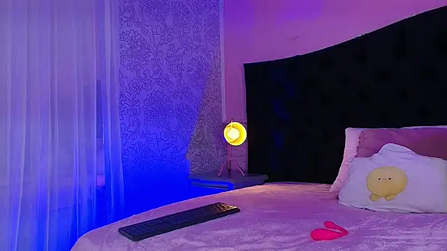 Hada_Blue élő XXX-chatje