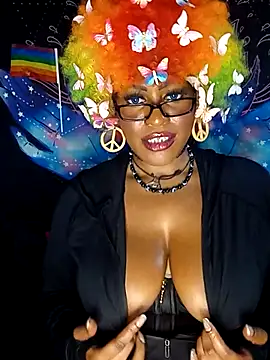 Pokazy przed kamerką – AmazonianMistress