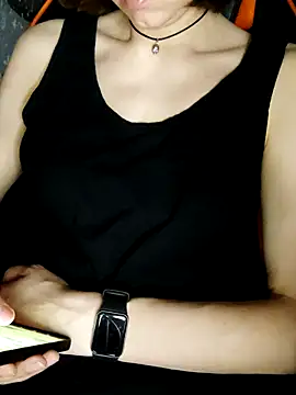 Aashikalaa's Live XXX Chat