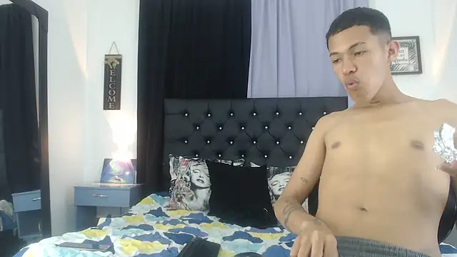 PhillipCox webcam show