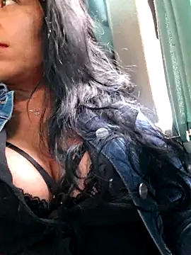 Chatroom XXX en direct de Luianna