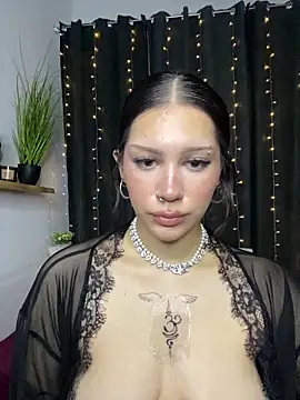 Chat XXX ao vivo de LoraShines