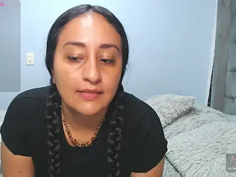 erotic_lov Adlı Modelin Canlı XXX Sohbeti