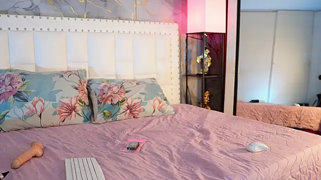 Онлайн чат XXX littleaprill
