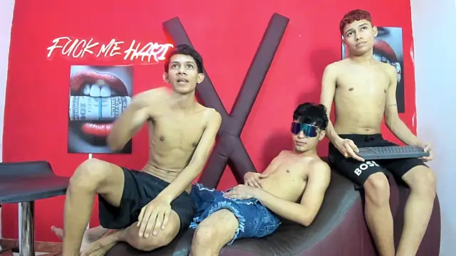 AVENGER_BOYS2026 live XXX chat