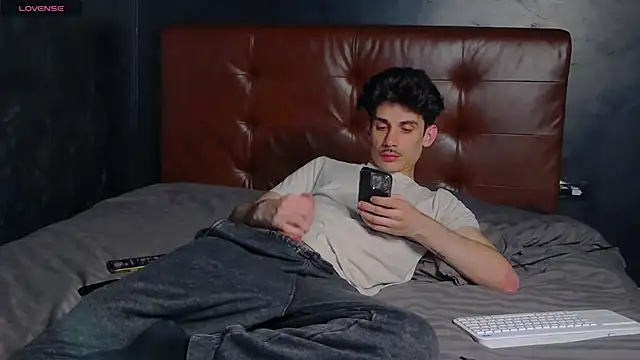 DanielCrush1's Live XXX Chat
