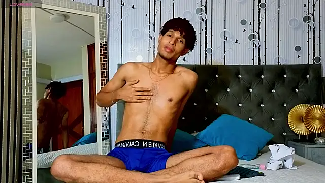 Chatroom XXX en direct de Alex_Bloom