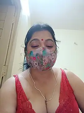 Ratna-777 Chat XXX in diretta
