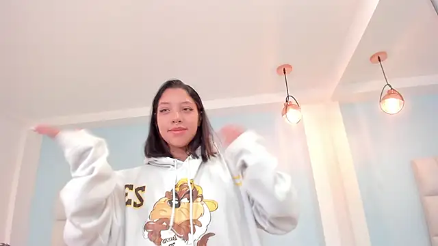 vayra_moon's Live XXX Chat