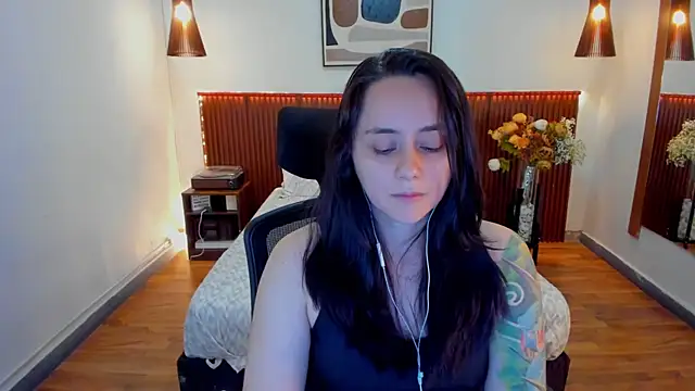 KatherineBond Chat XXX in diretta