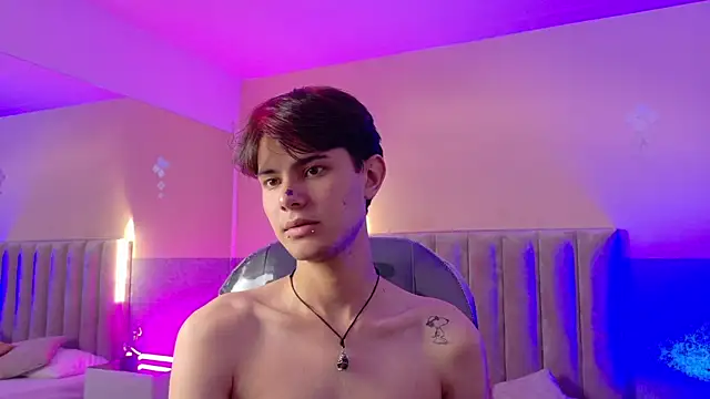 XXX chat uživo modela Derek_Sinn