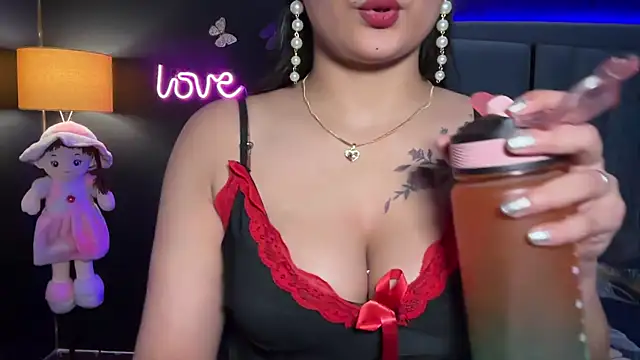 _Janhvi_ élő XXX-chatje