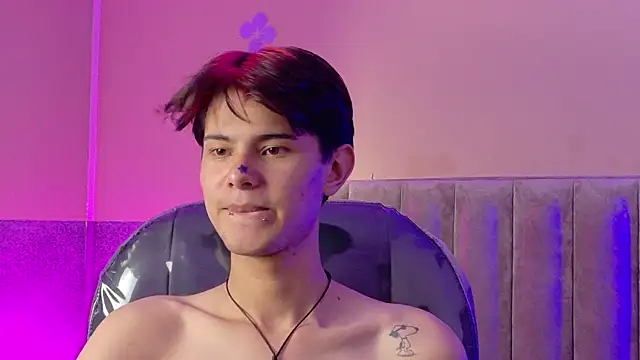 Derek_Sinn Chat XXX live