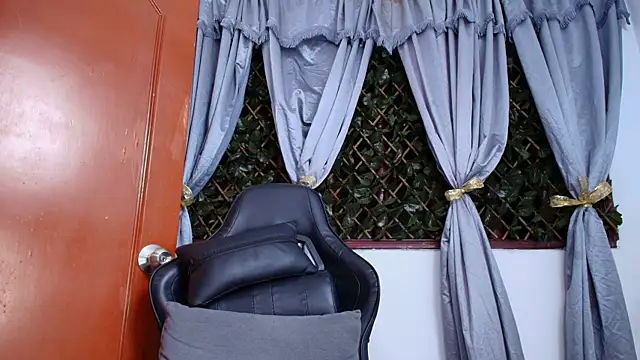 Sofia_Browm élő XXX-chatje