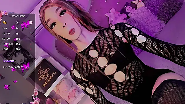 Megaan_Dolll Show in webcam