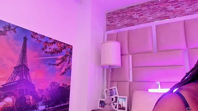 ShaniaBrownn 现场XXX聊天
