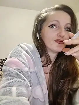 Chatroom XXX en direct de CrazyMaya39