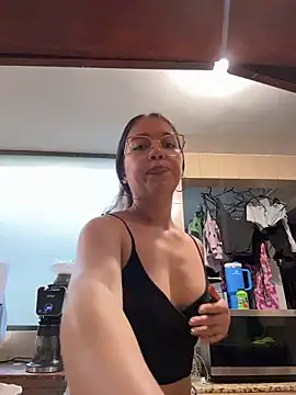 Chat +18 de Andrea-Queen ao vivo