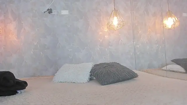 XXX chat uživo modela chenova_angels
