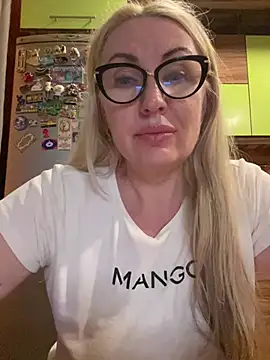 XXX chat uživo modela OliviaDancequeen