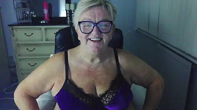 BridgetBlueEyes Chat XXX in diretta