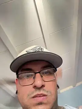 Show de BigdickkAndTattsss na webcam