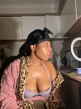 RainBougie's Live XXX Chat