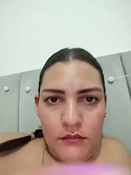 Chat XXX en directo de Mia_Hampton