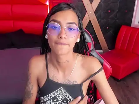KarlaSlutSkinny__ 现场XXX聊天