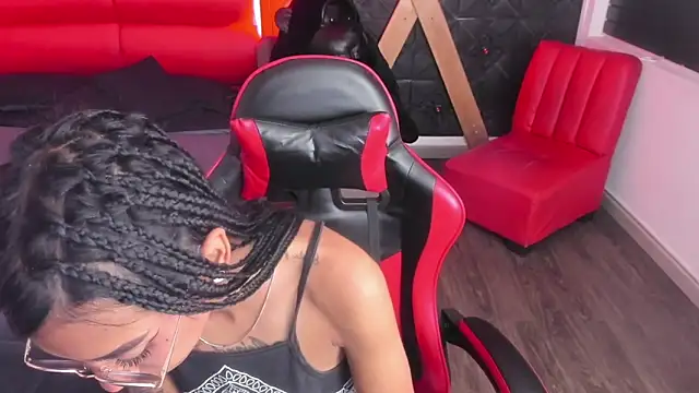 KarlaSlutSkinny__ Chat XXX in diretta