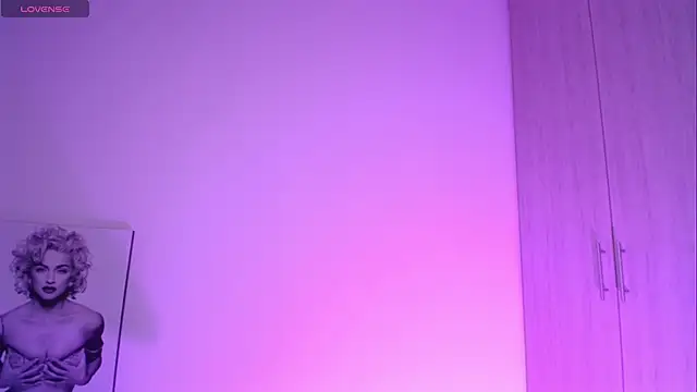 Živá chatovací místnost Millie_bobby