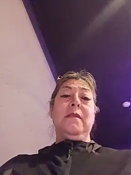emma_tour's Live XXX Chat