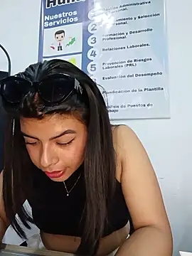 SOFIA-11_ Live XXX-chat