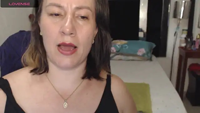 CATRINA-83 élő chatszobája