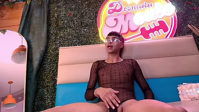 Charlot_bloom's Webcam Show