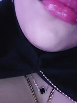 Elinaax Adlı Modelin Canlı XXX Sohbeti