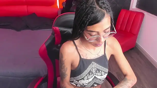 KarlaSlutSkinny__ – Naživo XXX chat