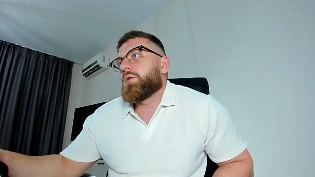 Findom_guy live XXX chat