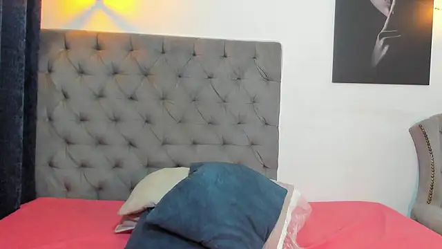 nahiroby_ebony Adlı Modelin Canlı Sohbet Odası
