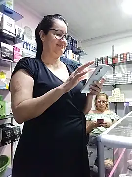 keilymadam: διαδικτυακό σόου στην κάμερα