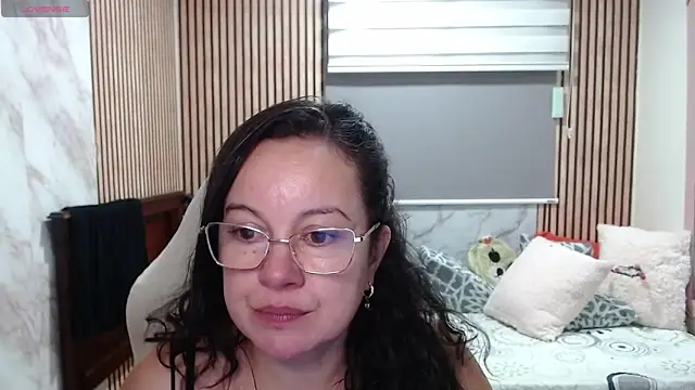 Sonialorens_ Live XXX-chat