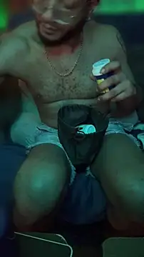 KY_Sir35 élő XXX-chatje
