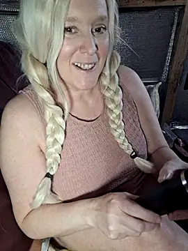 Bella_Squirts Live XXX Chat