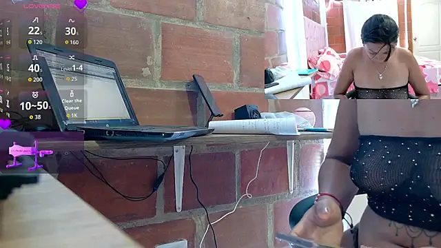 Tatianna_Loove_'s Live Chat Room