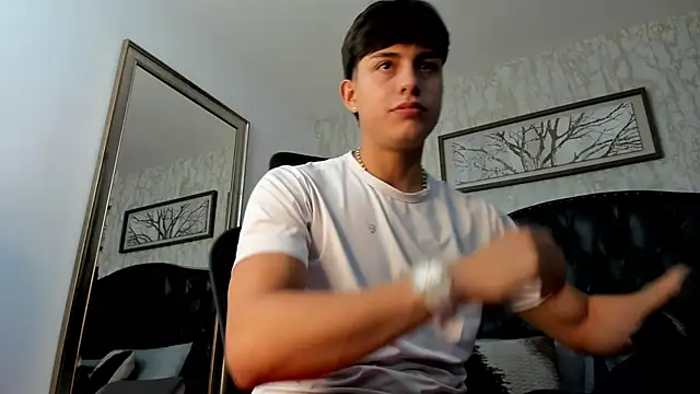 Lander_Cruz Live XXX-chat