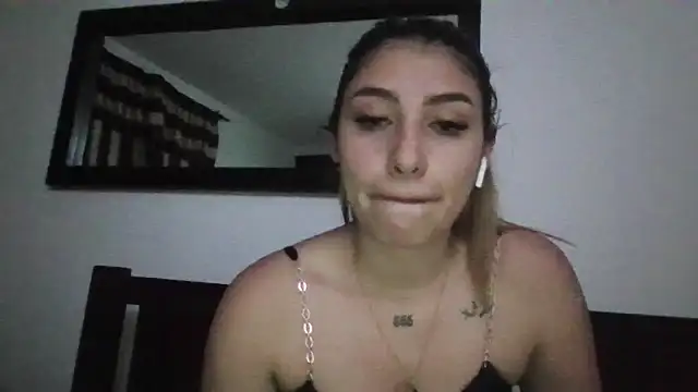 AliceTeenager___ Live chatroom