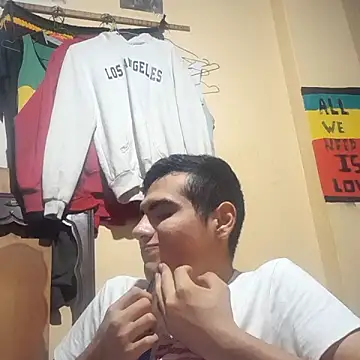 Ortiz3404's Live XXX Chat